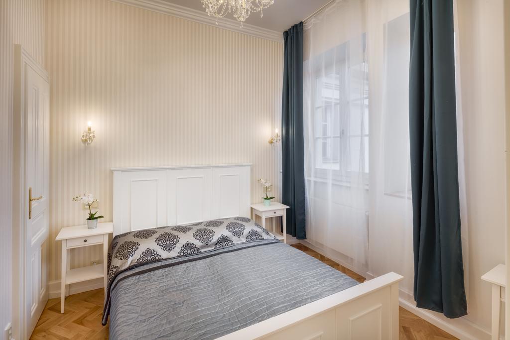 Smetanovo Nabrezi - Riverview Old Town Apartment Прага Екстериор снимка