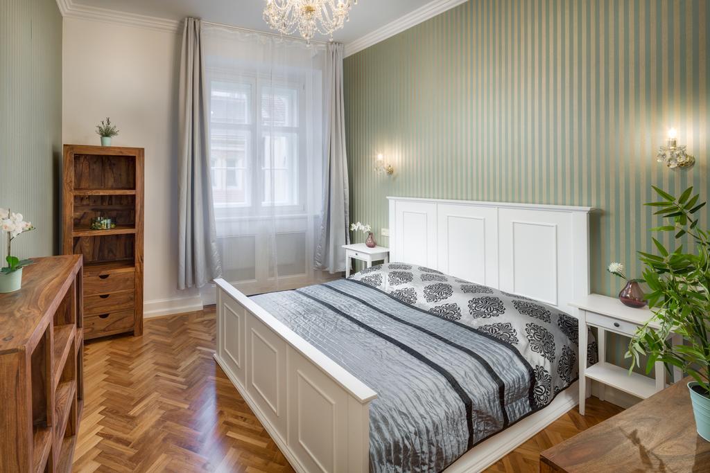 Smetanovo Nabrezi - Riverview Old Town Apartment Прага Екстериор снимка